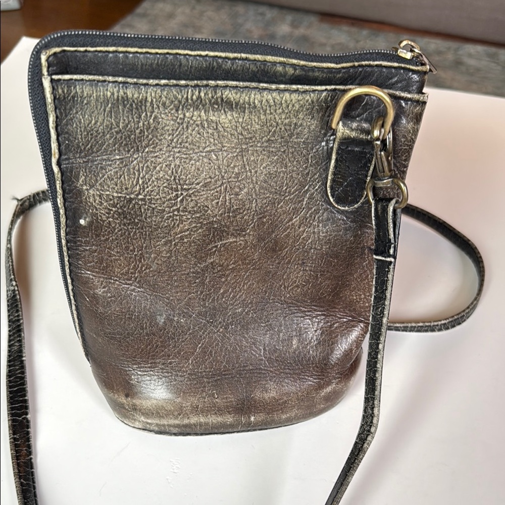 HOBO Vintage Distressed Leather Crossbody Bag - Picture 2 of 11